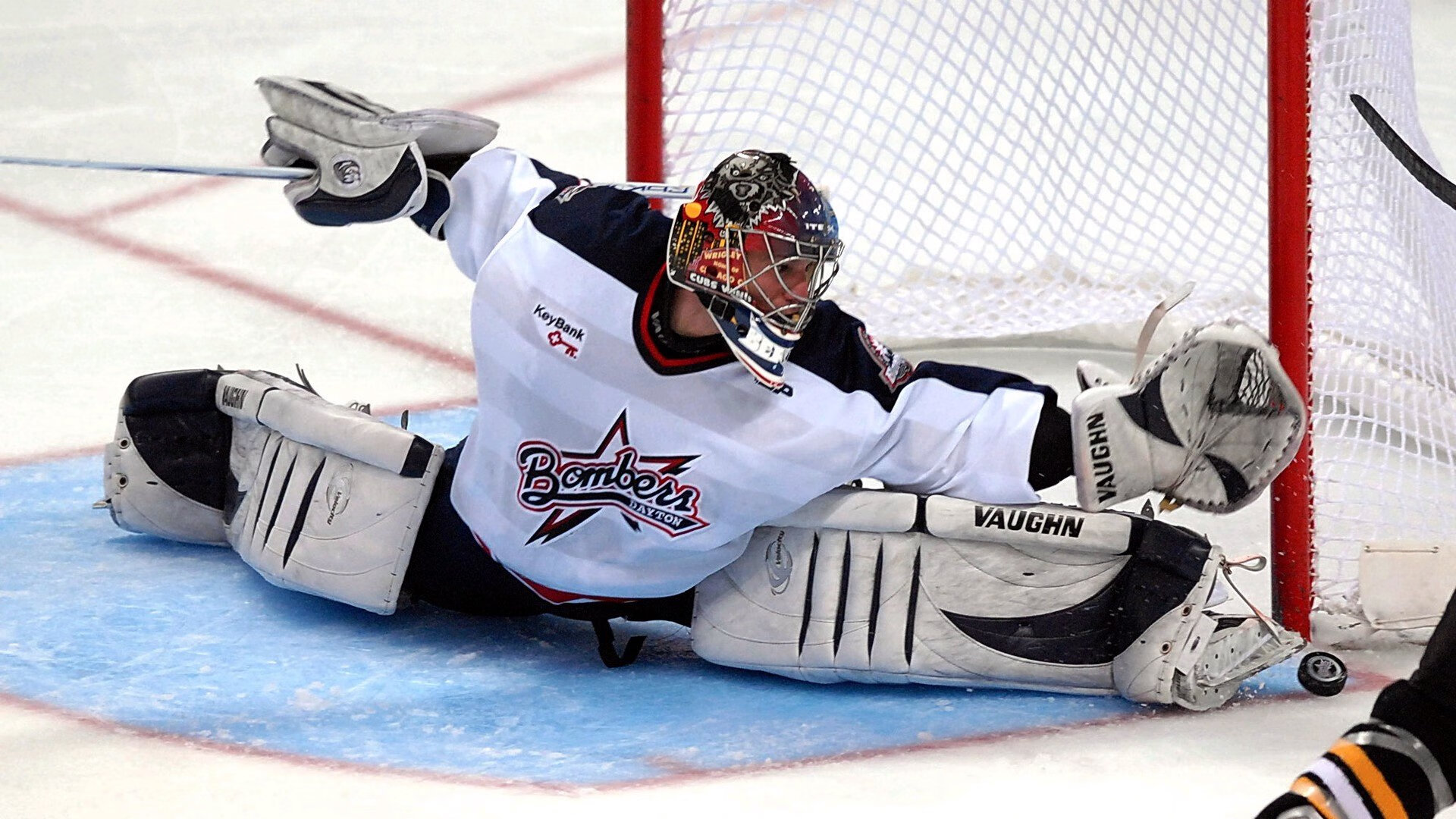 赛道与星光之间，厄德高在F1街道赛之夜的炽热独舞