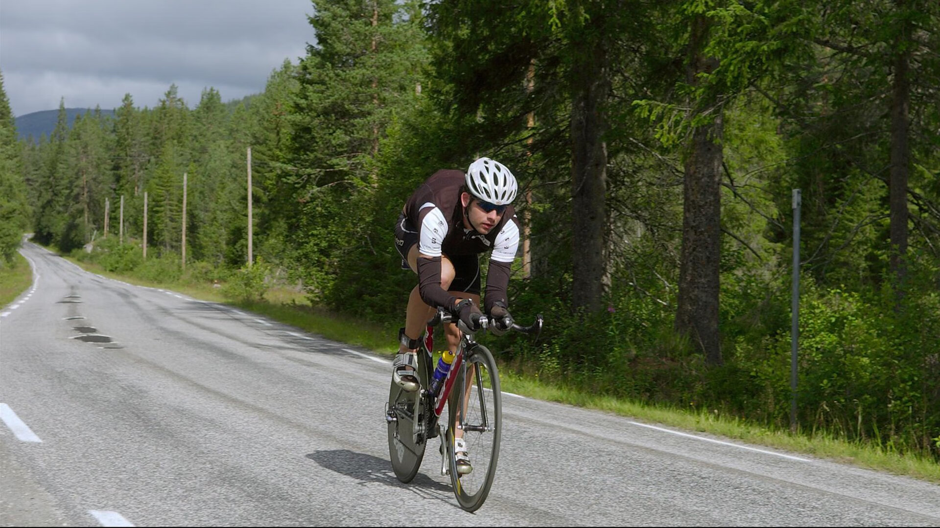 从红土到硬地，西西帕斯如何以火热状态实现美网横扫法网的战术进化